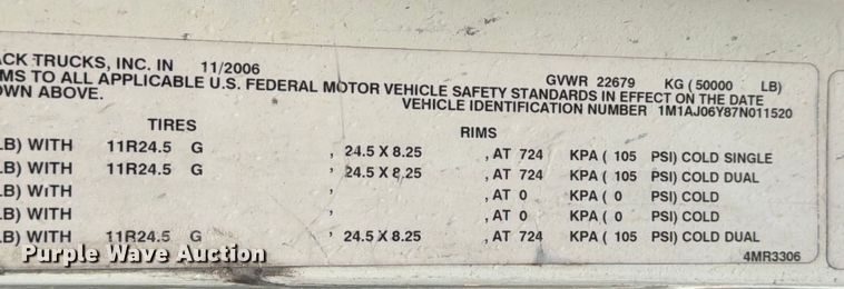 image for item ED5060 2007 Mack CHN613 semi truck