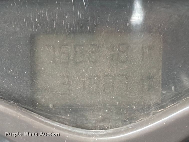 image for item ED5060 2007 Mack CHN613 semi truck