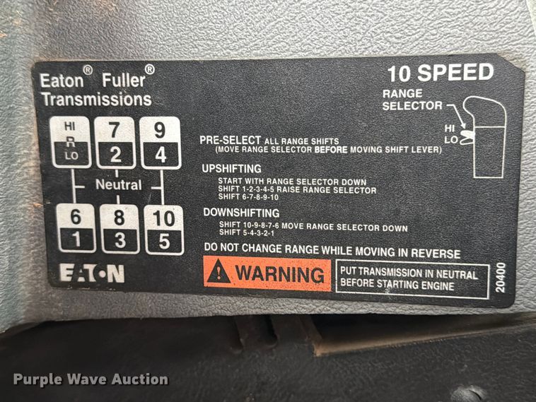 image for item ED5061 2000 Mack CH613 semi truck