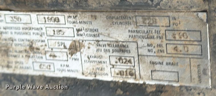 image for item ED5061 2000 Mack CH613 semi truck