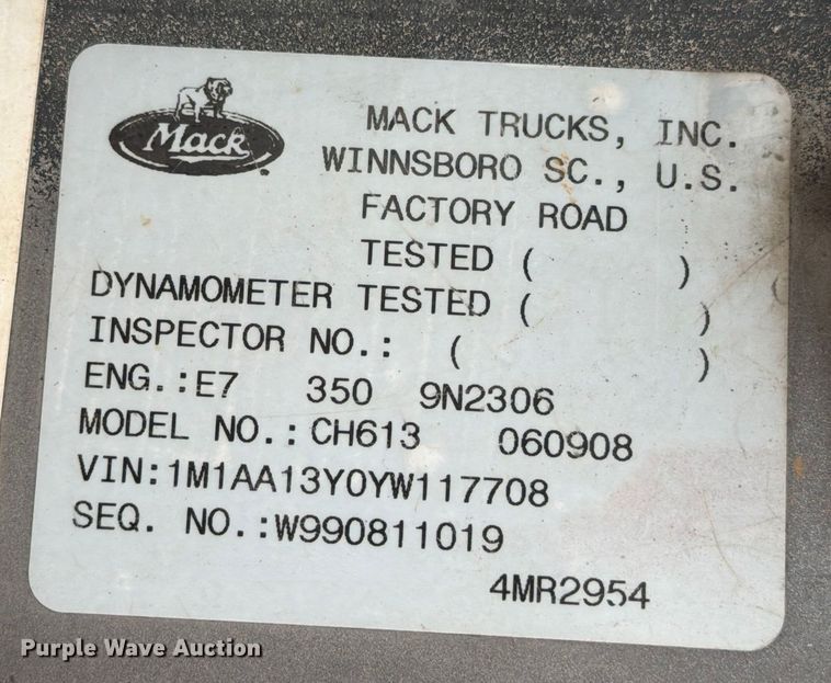 image for item ED5061 2000 Mack CH613 semi truck