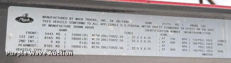 image for item ED5061 2000 Mack CH613 semi truck