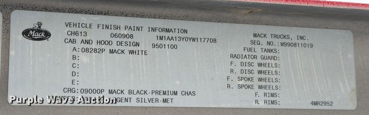 image for item ED5061 2000 Mack CH613 semi truck