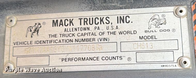 image for item ED5061 2000 Mack CH613 semi truck