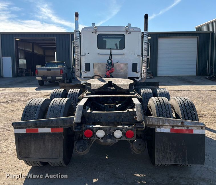 image for item ED5068 2018 Kenworth T880 semi truck