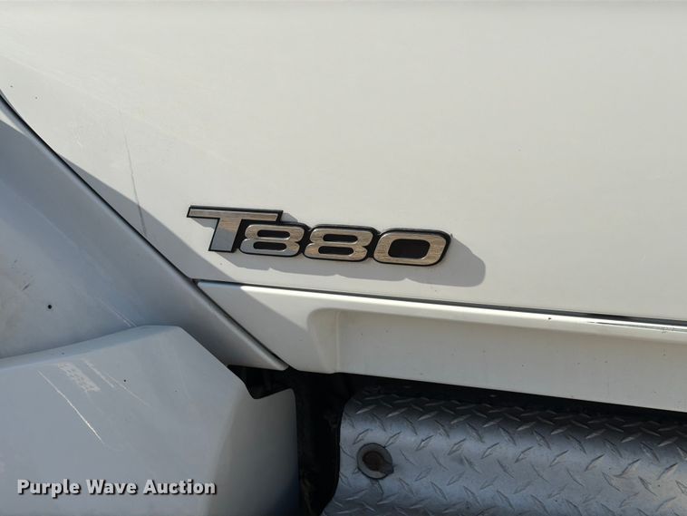 image for item ED5068 2018 Kenworth T880 semi truck