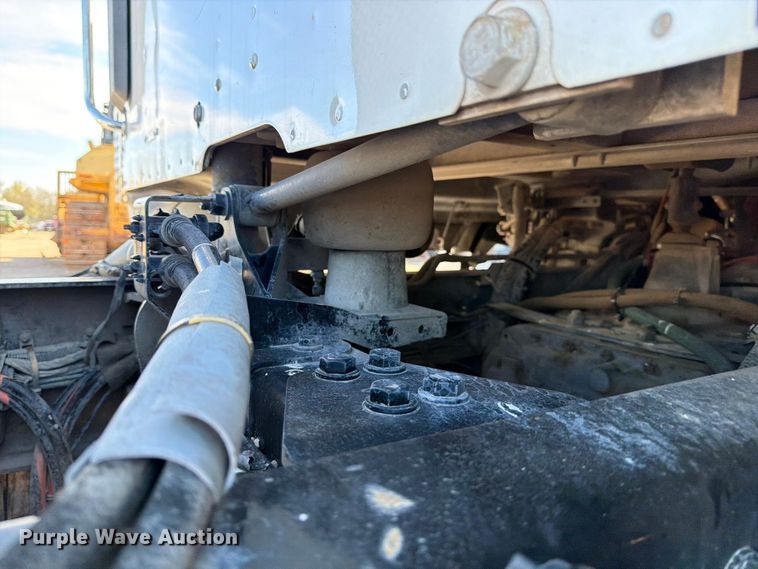 image for item ED5068 2018 Kenworth T880 semi truck