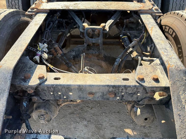 image for item ED5068 2018 Kenworth T880 semi truck