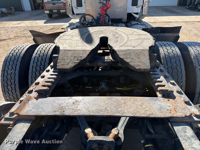 image for item ED5068 2018 Kenworth T880 semi truck