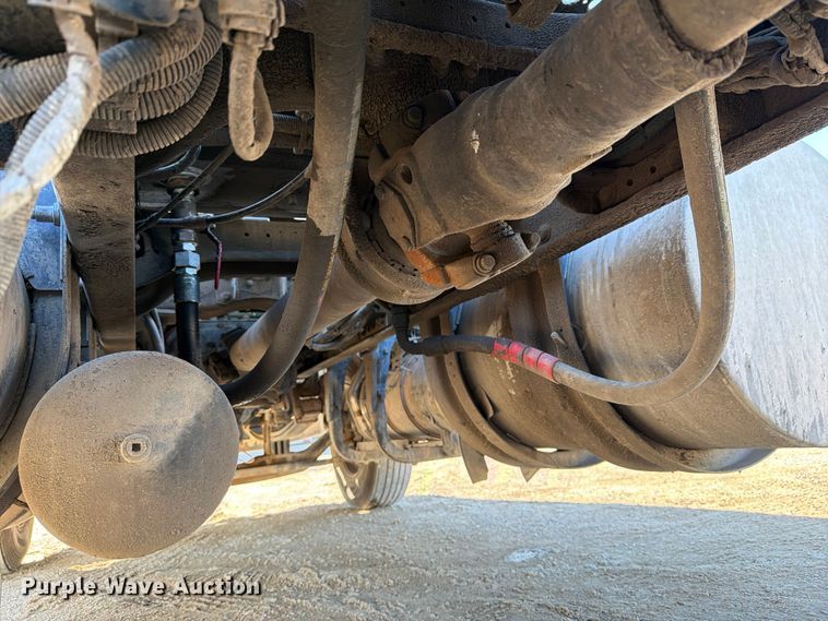 image for item ED5068 2018 Kenworth T880 semi truck