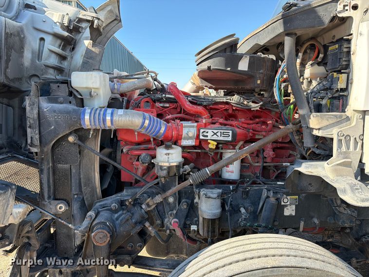 image for item ED5068 2018 Kenworth T880 semi truck