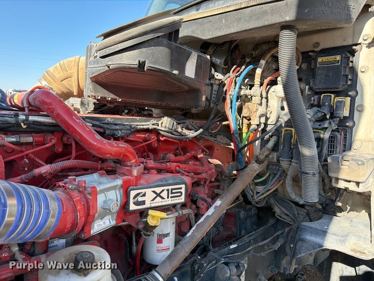 image for item ED5068 2018 Kenworth T880 semi truck