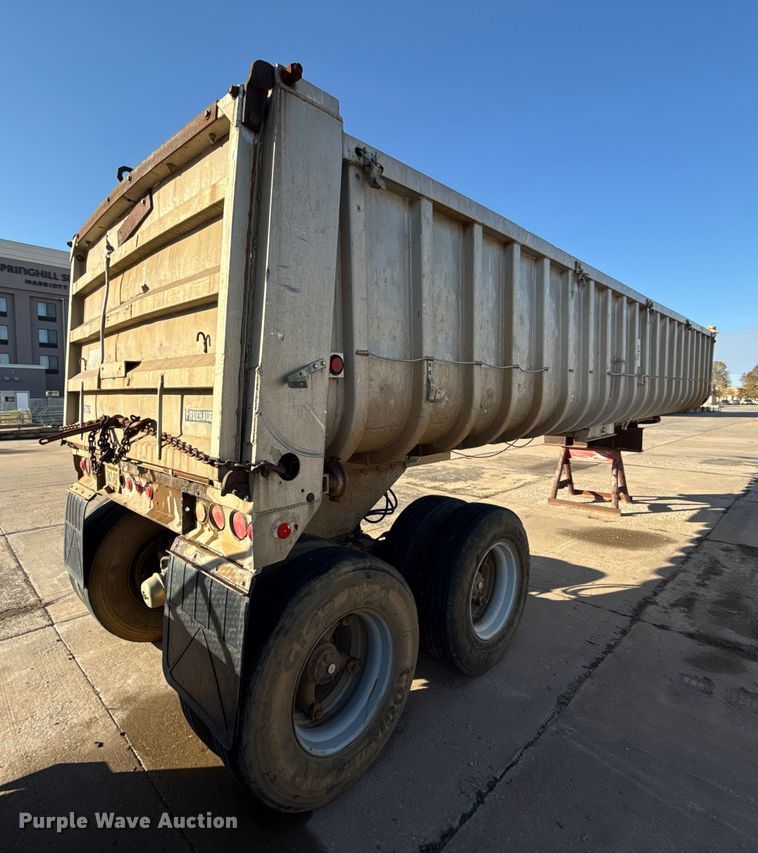 image for item EE3400 1968 Fruehauf D05N233 end dump trailer