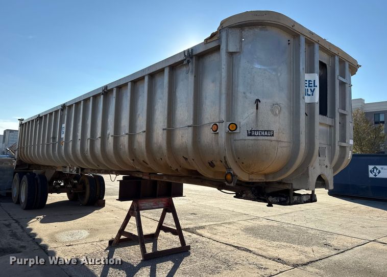 image for item EE3400 1968 Fruehauf D05N233 end dump trailer