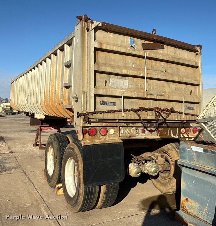 image for item EE3400 1968 Fruehauf D05N233 end dump trailer