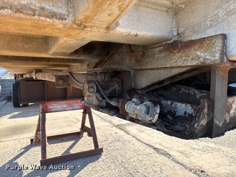 image for item EE3400 1968 Fruehauf D05N233 end dump trailer