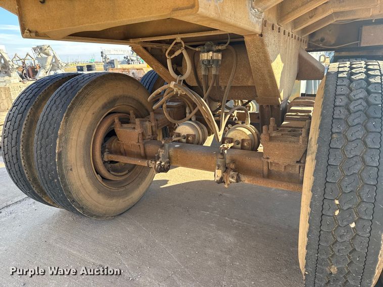 image for item EE3400 1968 Fruehauf D05N233 end dump trailer