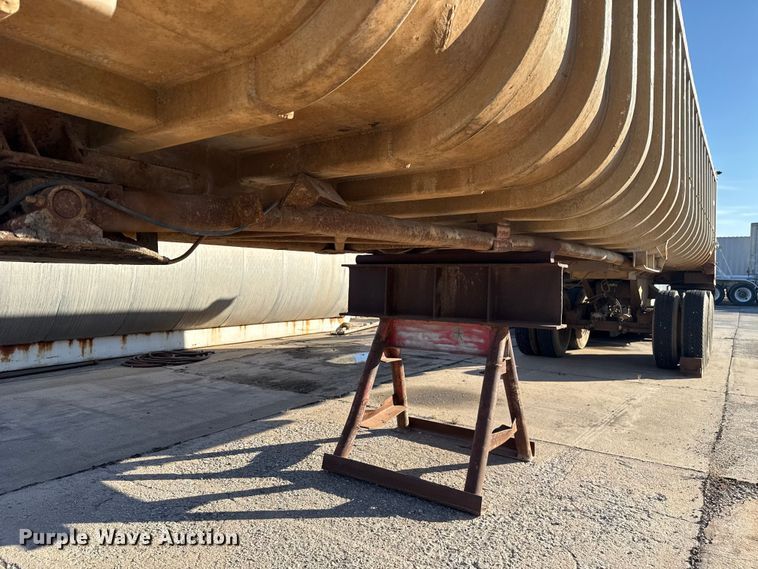 image for item EE3400 1968 Fruehauf D05N233 end dump trailer