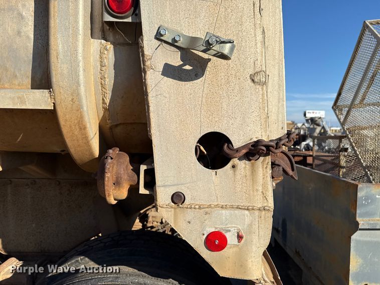 image for item EE3400 1968 Fruehauf D05N233 end dump trailer