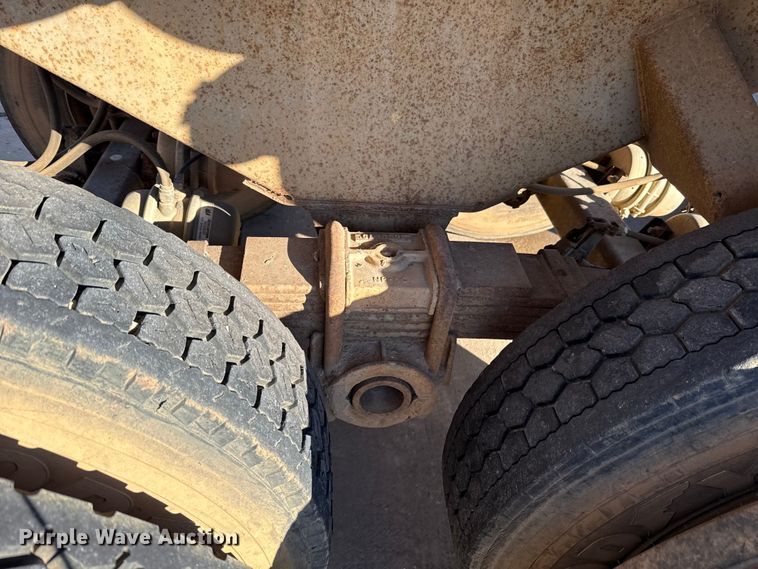 image for item EE3400 1968 Fruehauf D05N233 end dump trailer