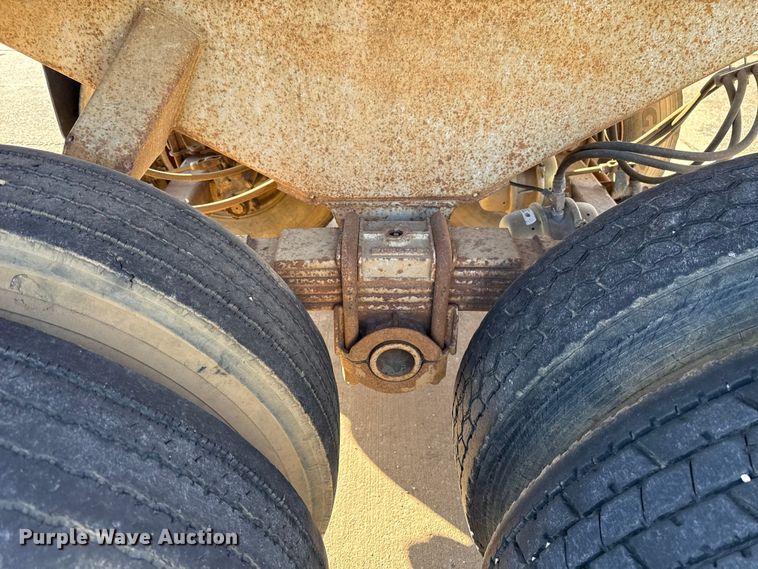 image for item EE3400 1968 Fruehauf D05N233 end dump trailer