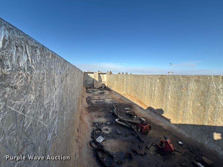 image for item EE3400 1968 Fruehauf D05N233 end dump trailer