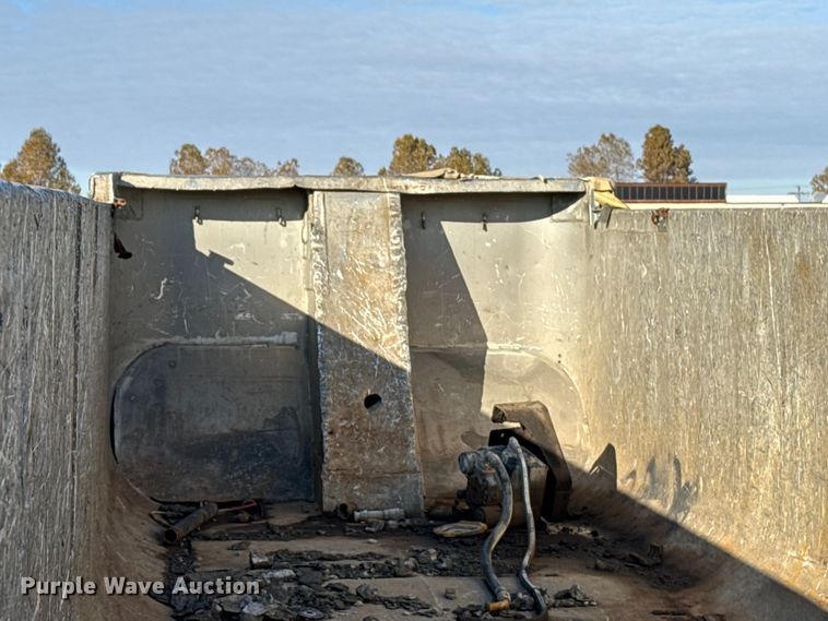 image for item EE3400 1968 Fruehauf D05N233 end dump trailer