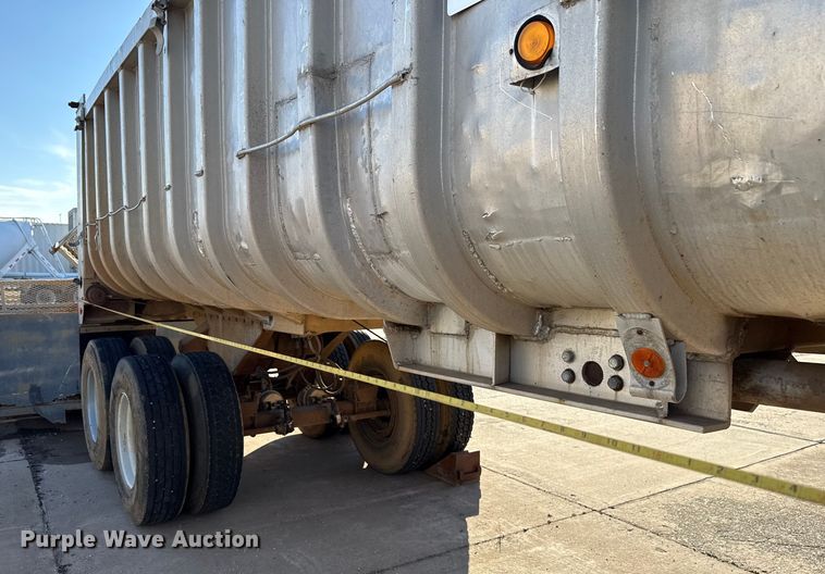 image for item EE3400 1968 Fruehauf D05N233 end dump trailer