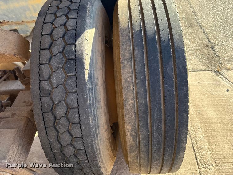 image for item EE3400 1968 Fruehauf D05N233 end dump trailer