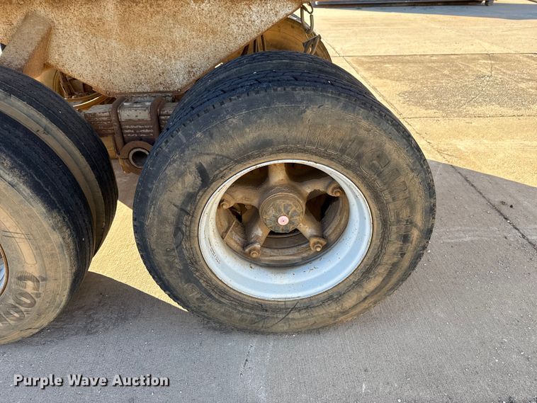 image for item EE3400 1968 Fruehauf D05N233 end dump trailer