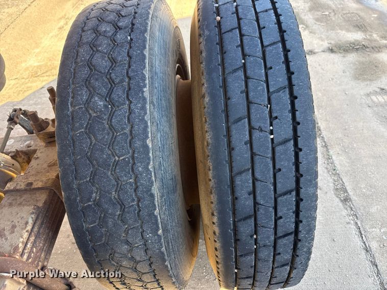 image for item EE3400 1968 Fruehauf D05N233 end dump trailer