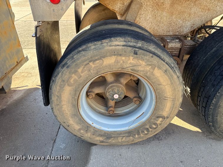 image for item EE3400 1968 Fruehauf D05N233 end dump trailer