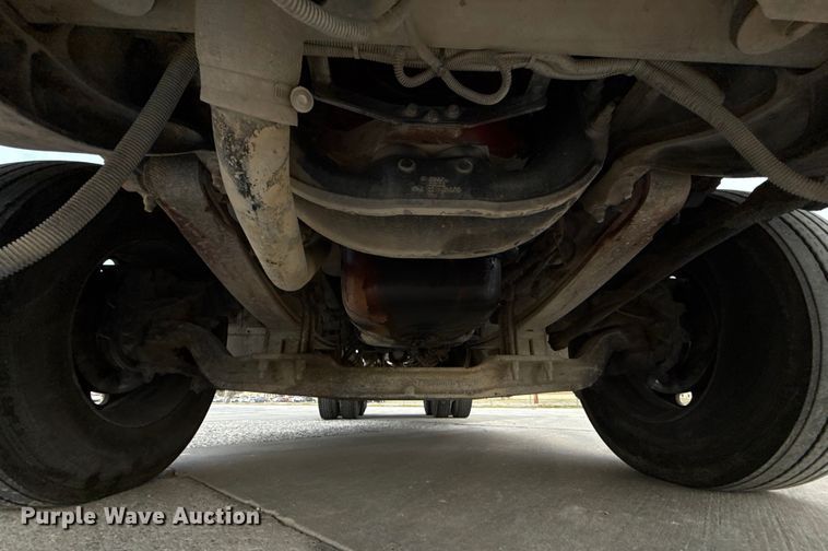 image for item EE3406 2017 Kenworth T800 semi truck