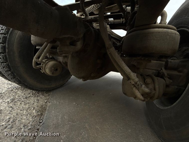 image for item EE3406 2017 Kenworth T800 semi truck