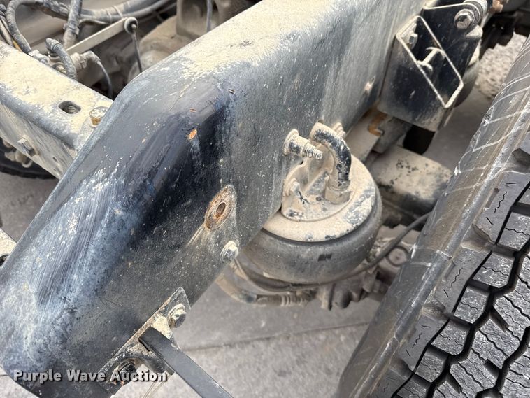 image for item EE3406 2017 Kenworth T800 semi truck