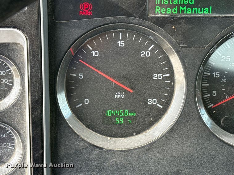 image for item EE3406 2017 Kenworth T800 semi truck