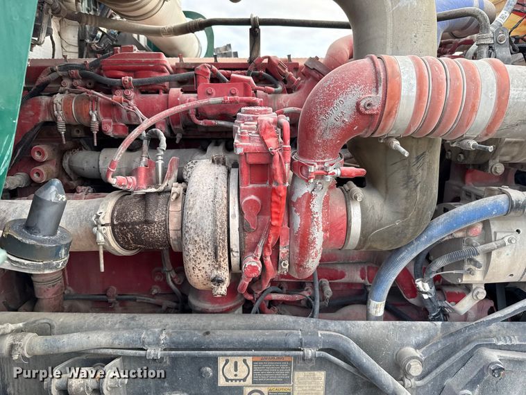 image for item EE3406 2017 Kenworth T800 semi truck