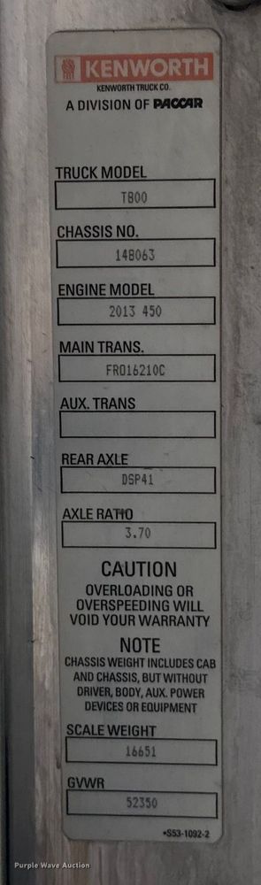 image for item EE3406 2017 Kenworth T800 semi truck