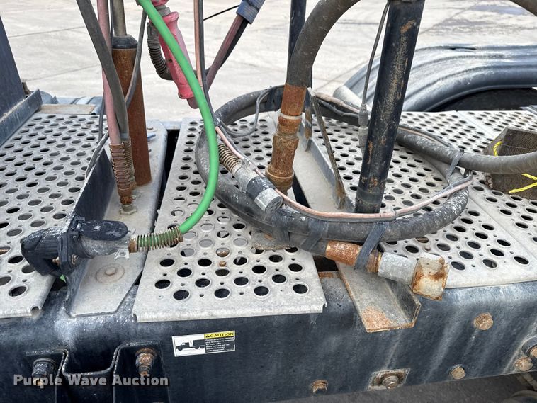 image for item EE3408 2019 Kenworth T880 semi truck