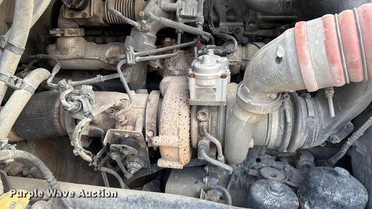 image for item EE3408 2019 Kenworth T880 semi truck