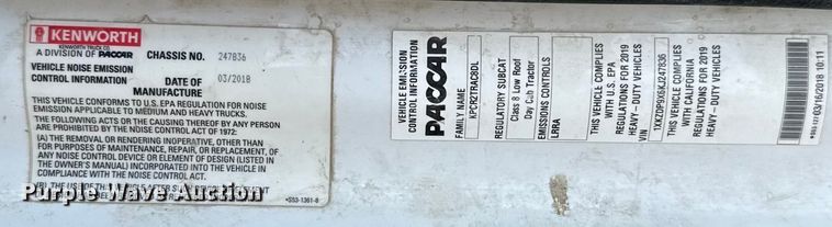 image for item EE3408 2019 Kenworth T880 semi truck