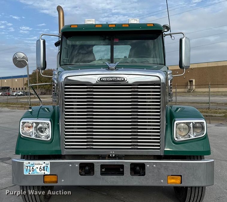 image for item EE3409 2015 Freightliner Coronado 122 semi truck