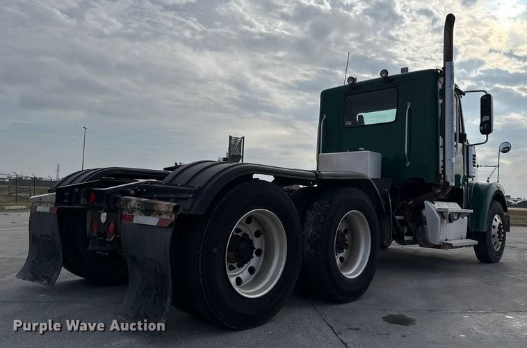 image for item EE3409 2015 Freightliner Coronado 122 semi truck