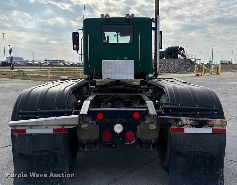 image for item EE3409 2015 Freightliner Coronado 122 semi truck