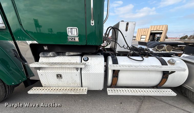 image for item EE3409 2015 Freightliner Coronado 122 semi truck