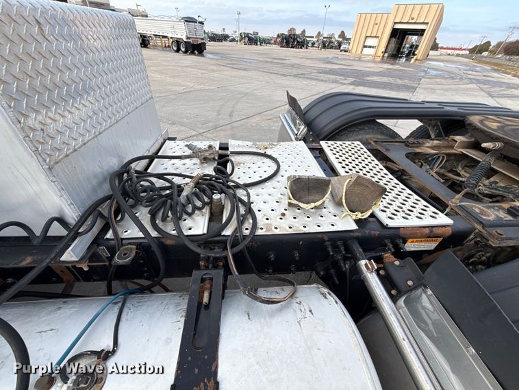 image for item EE3409 2015 Freightliner Coronado 122 semi truck