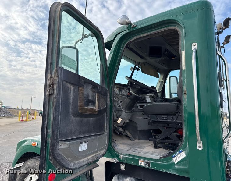 image for item EE3409 2015 Freightliner Coronado 122 semi truck