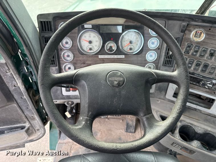 image for item EE3409 2015 Freightliner Coronado 122 semi truck