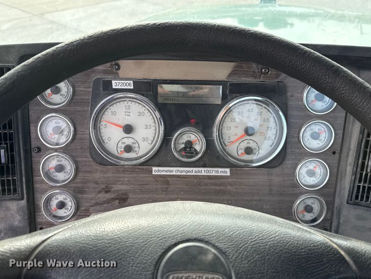 image for item EE3409 2015 Freightliner Coronado 122 semi truck