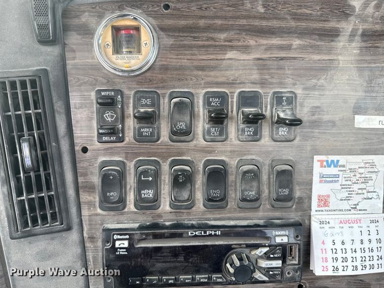 image for item EE3409 2015 Freightliner Coronado 122 semi truck